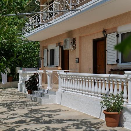 Arthur'S 4Apartments Borsh Ngoại thất bức ảnh