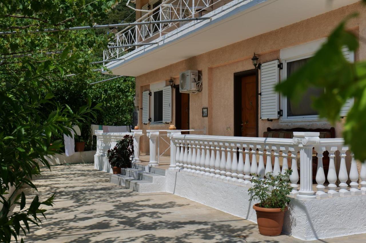 Arthur'S 4Apartments Borsh Ngoại thất bức ảnh