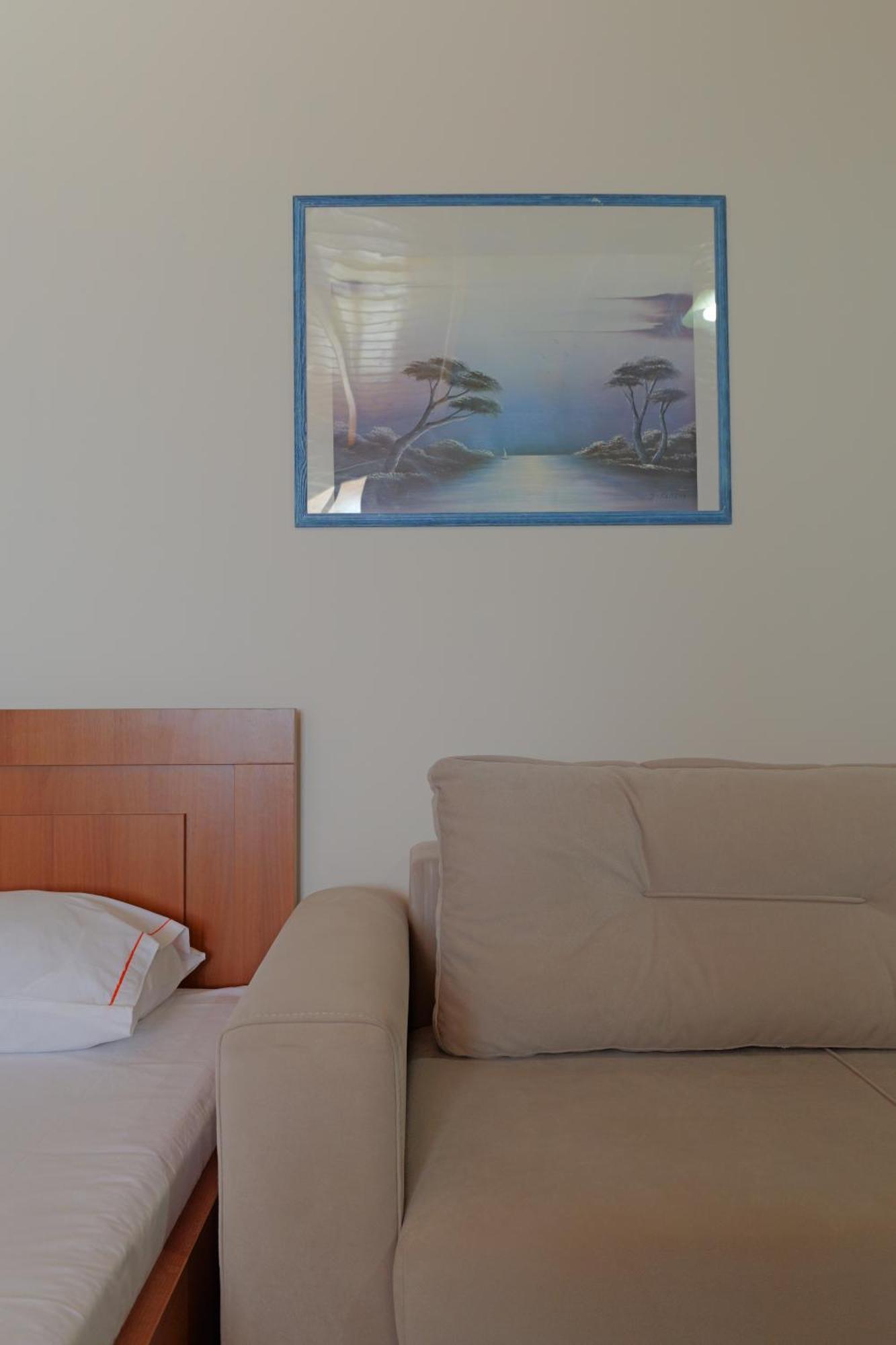Arthur'S 4Apartments Borsh Ngoại thất bức ảnh