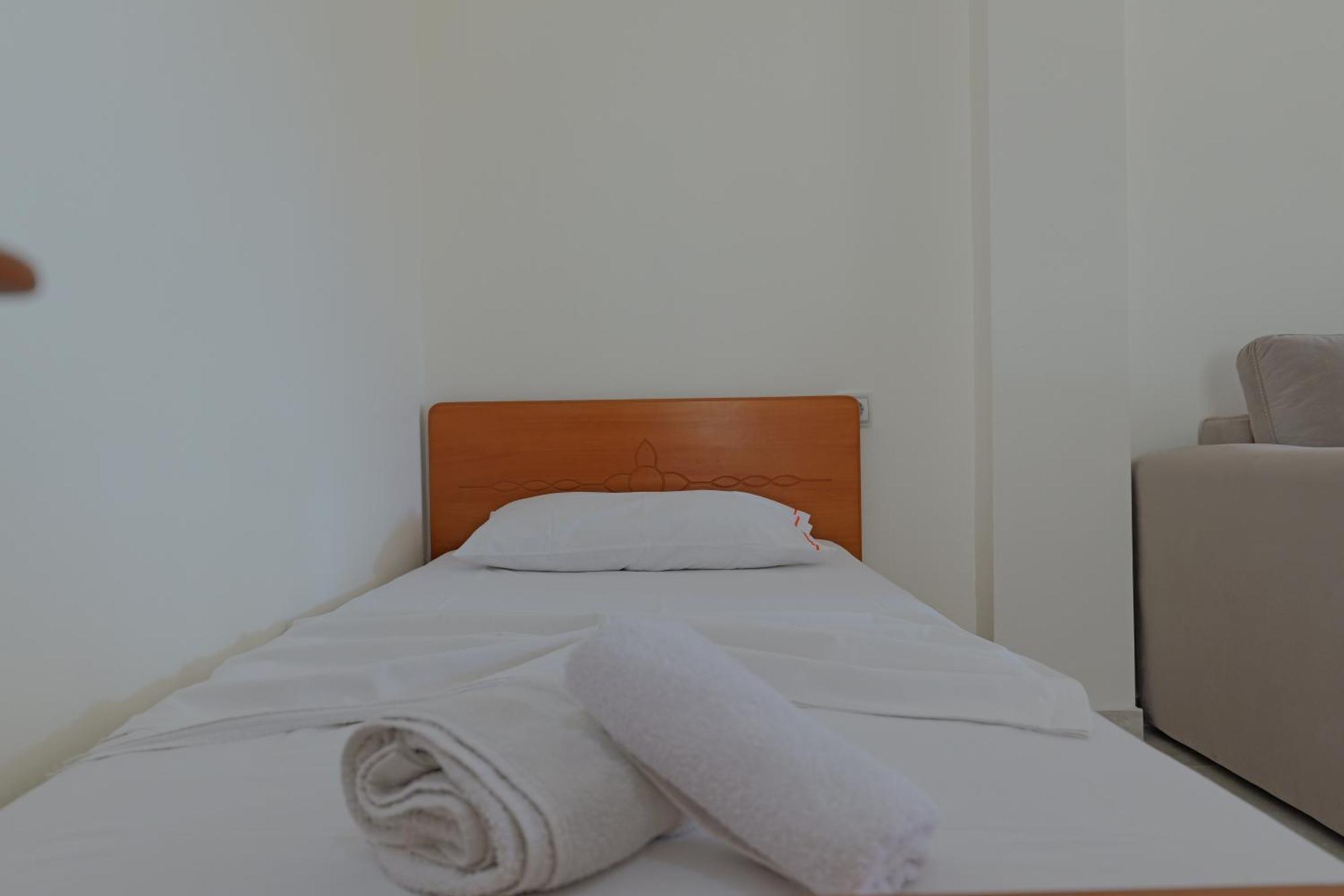 Arthur'S 4Apartments Borsh Ngoại thất bức ảnh